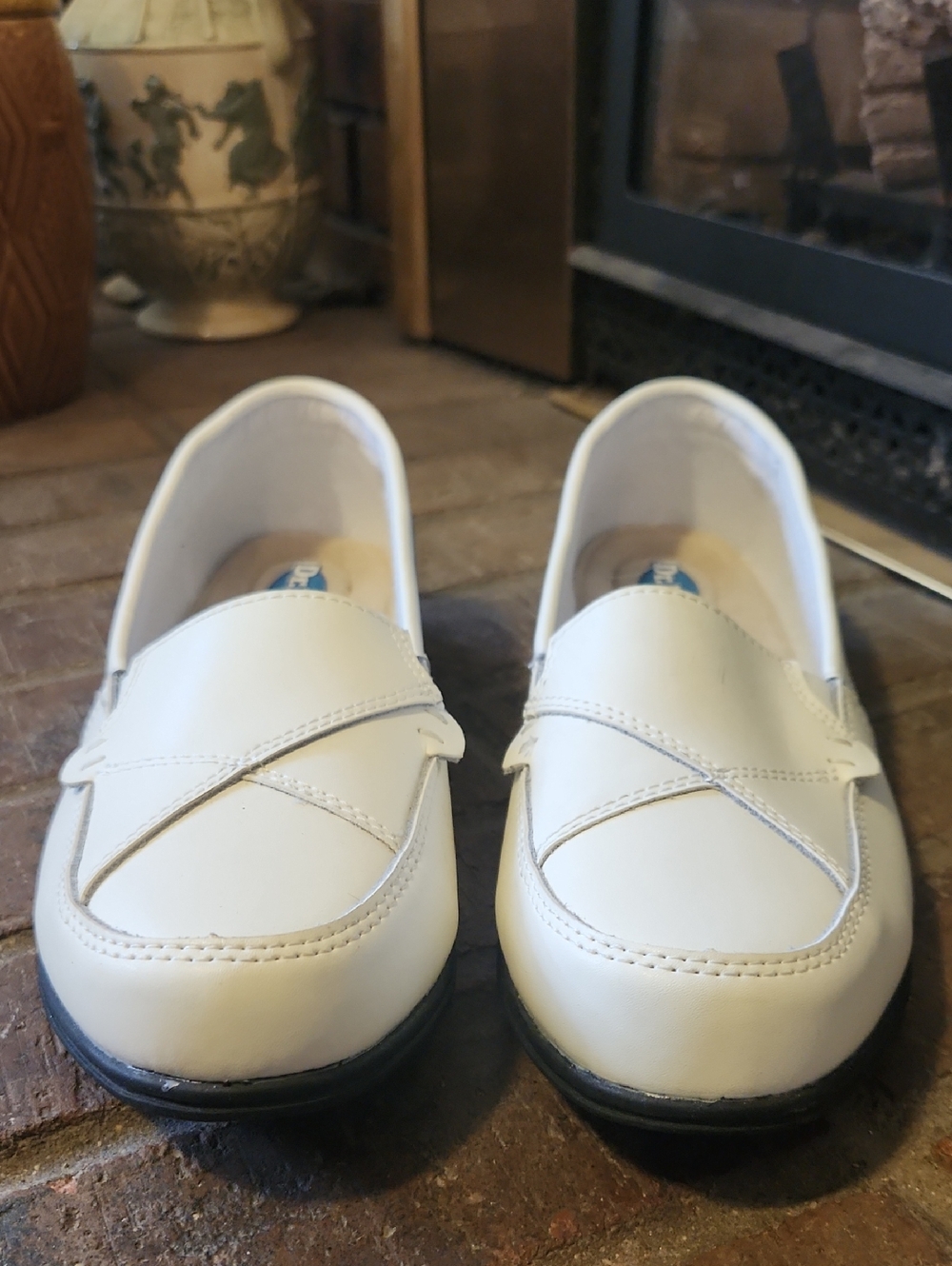 White Leather Womens Size 9 Loafers Dr Max Brand Slip On - Picture 2 of 11